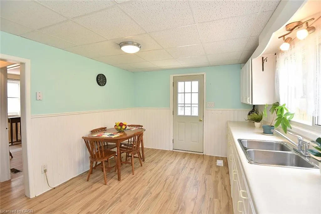 340 King Street W
