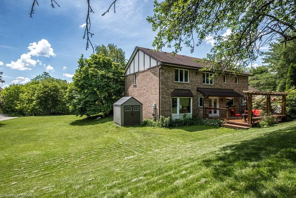 1 Kusins Court