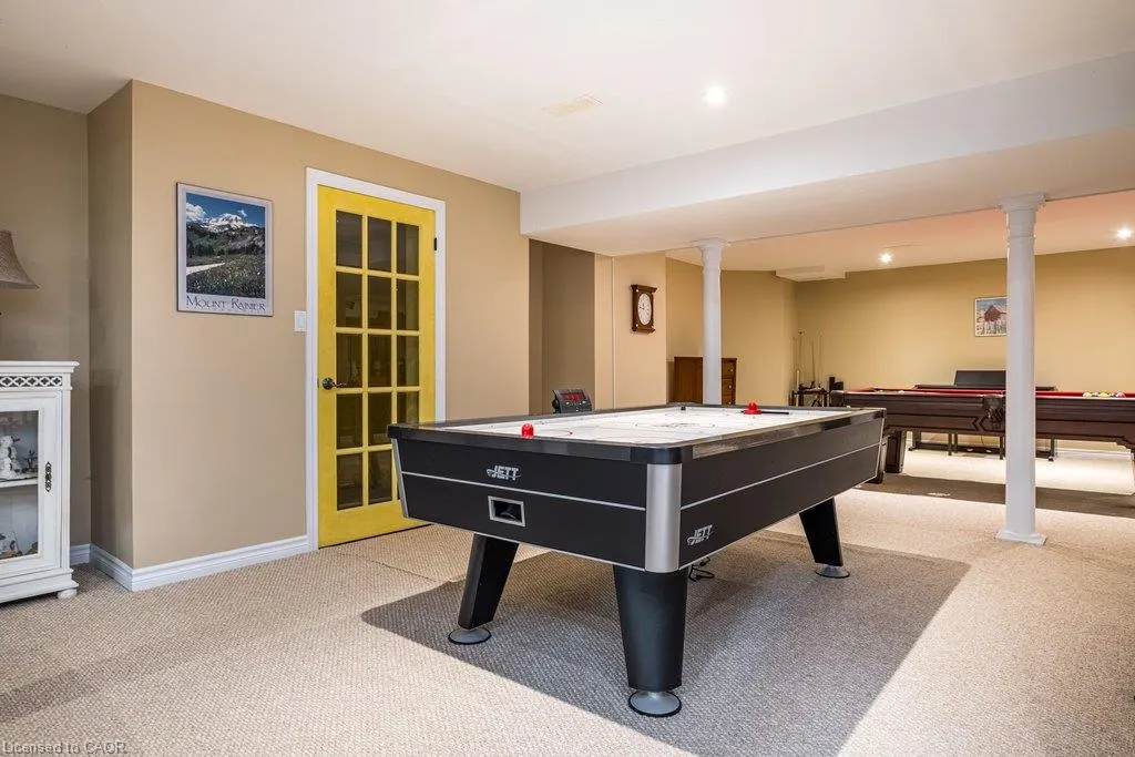 1 Kusins Court
