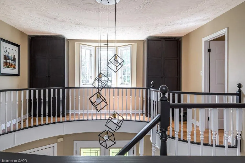 1 Kusins Court