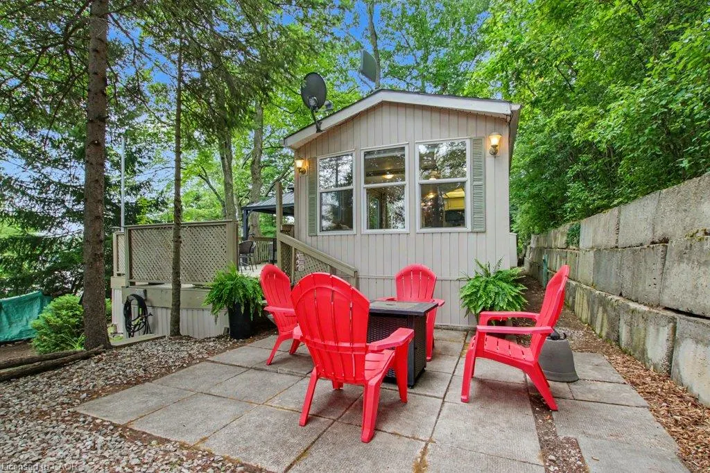 673 Brant-Waterloo Road #77