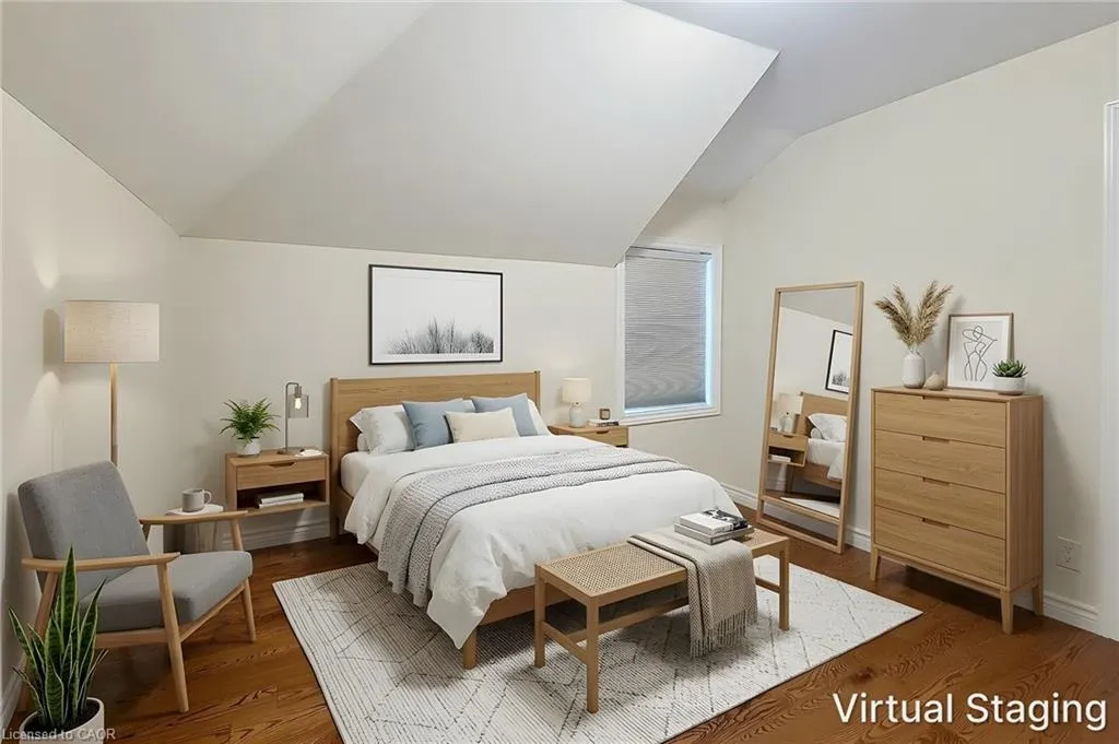 319 King Street W