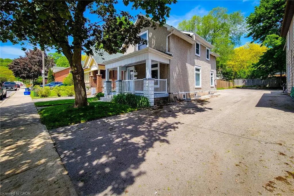 319 King Street W