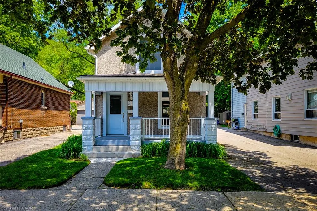 319 King Street W