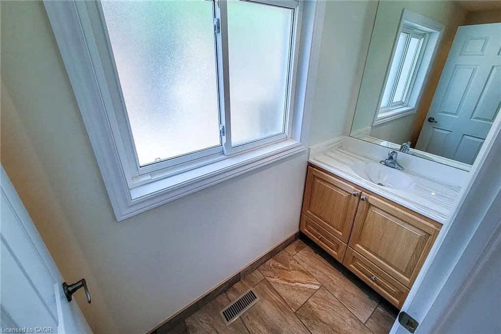 319 King Street W