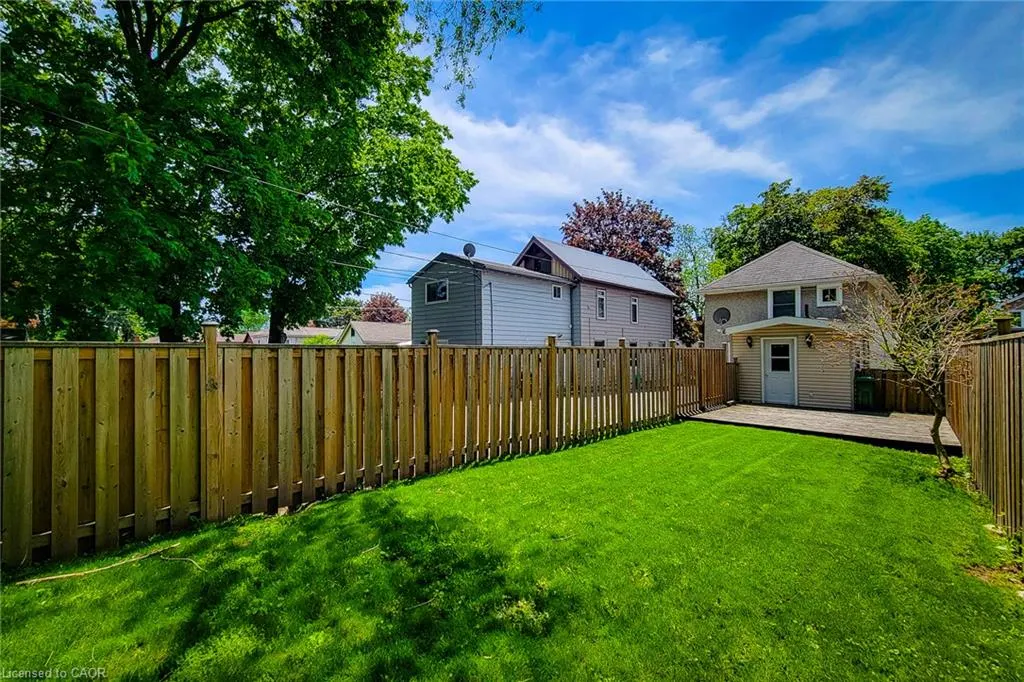 319 King Street W