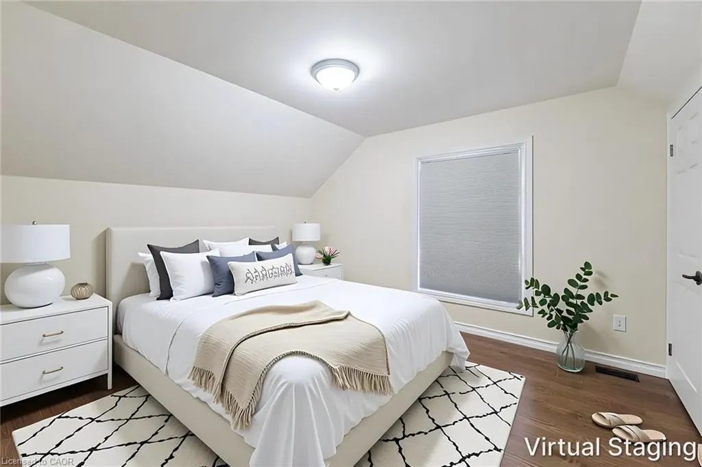 319 King Street W