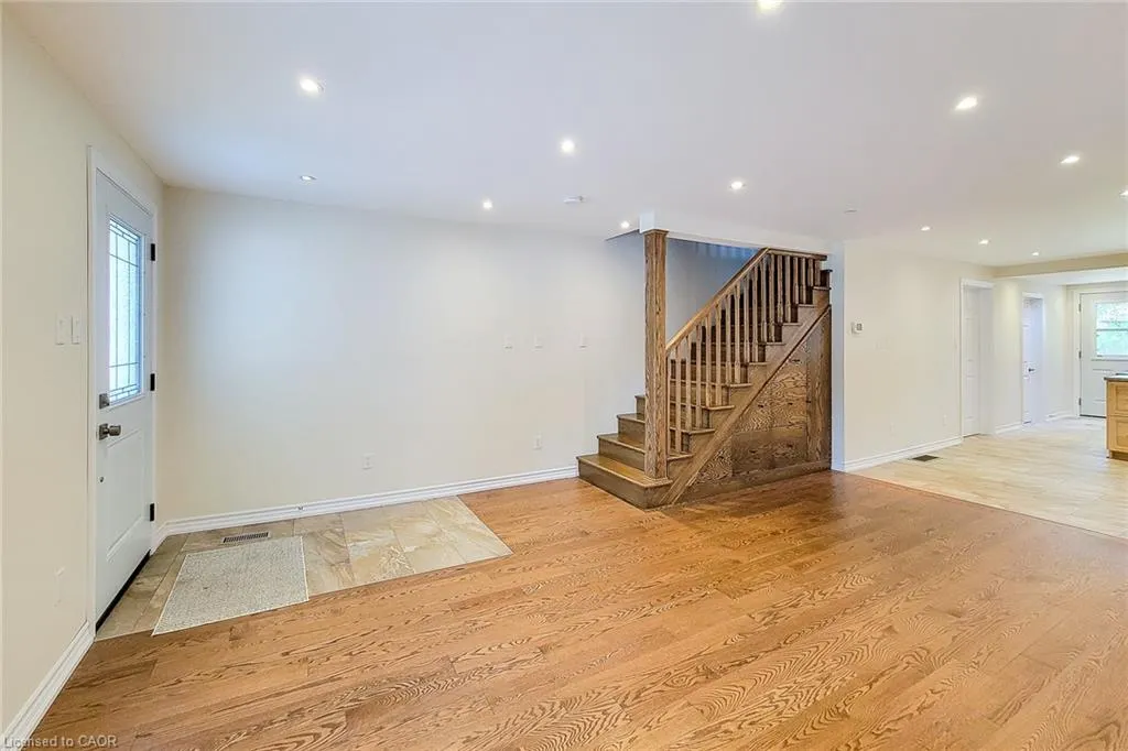 319 King Street W