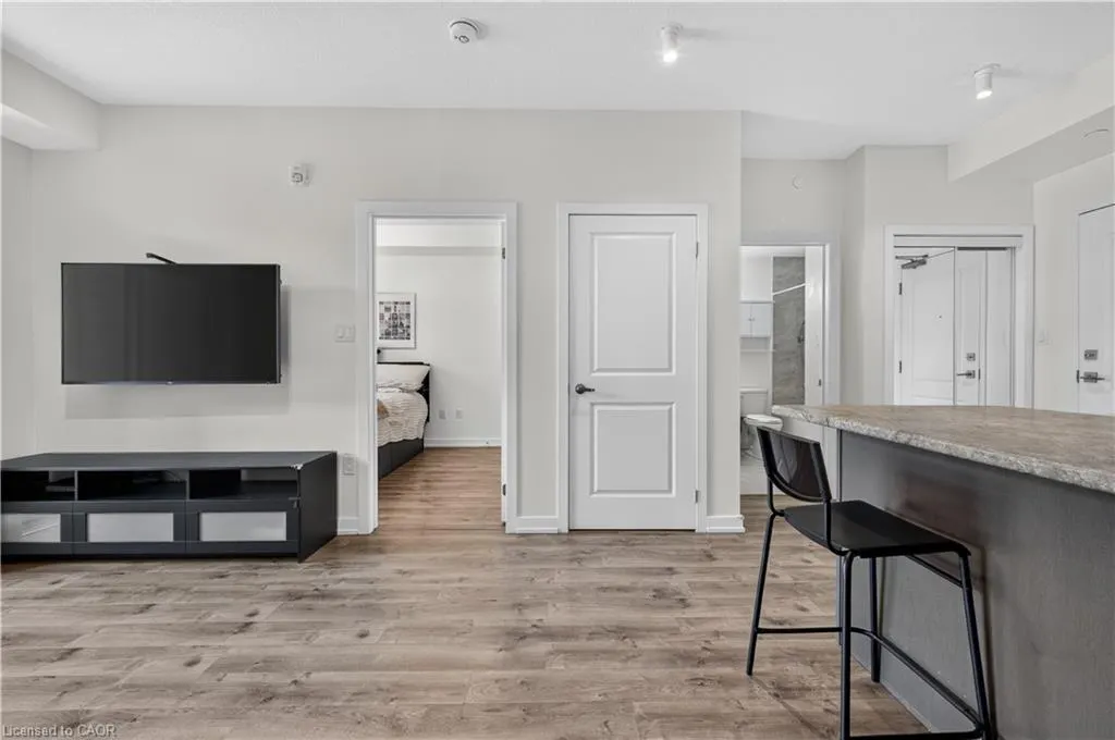 101 Shoreview Place #123