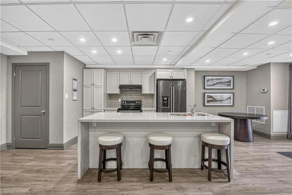 101 Shoreview Place #123