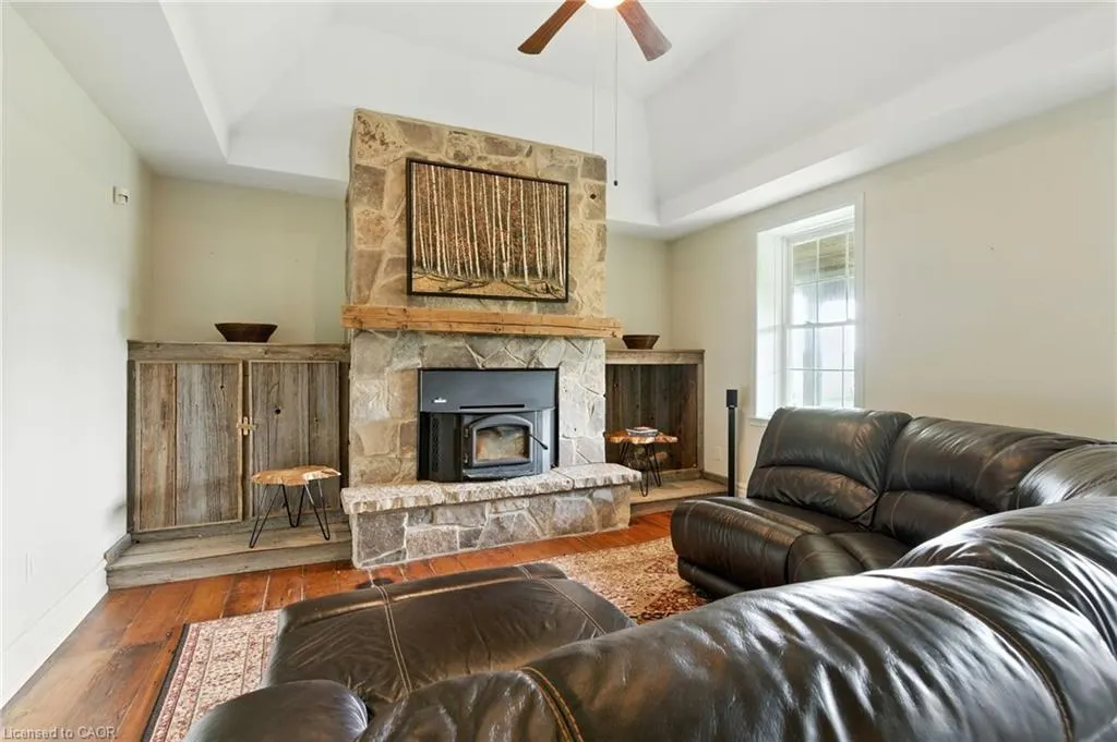 437 6th Concession Road E