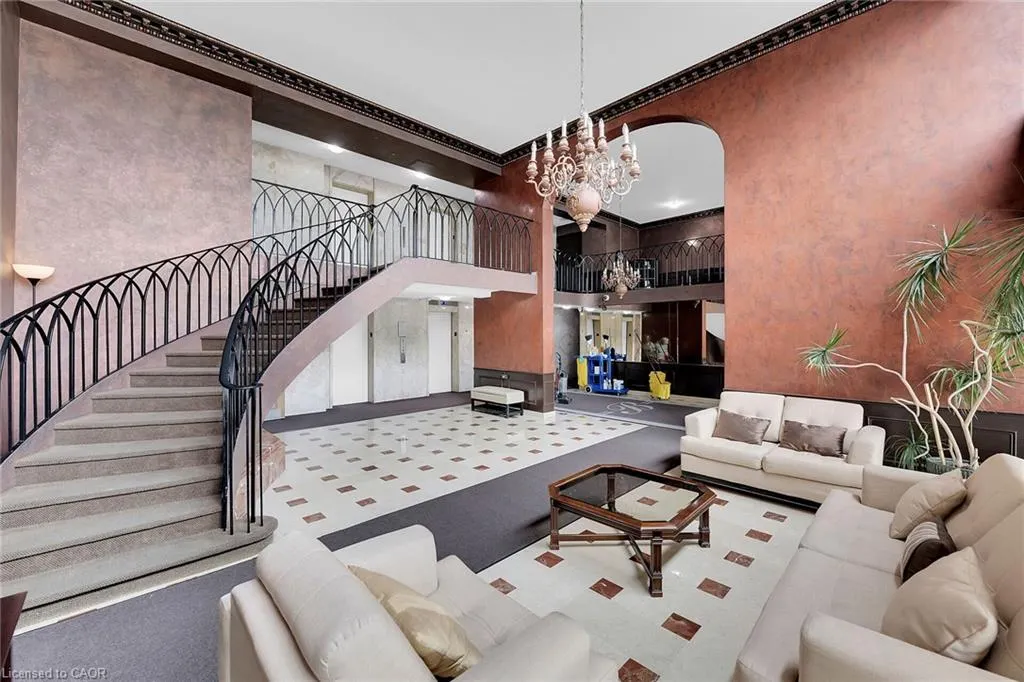 301 Frances Avenue #907