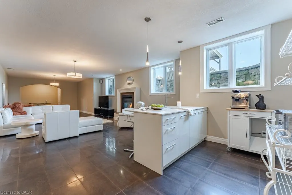 365 Robinson Road