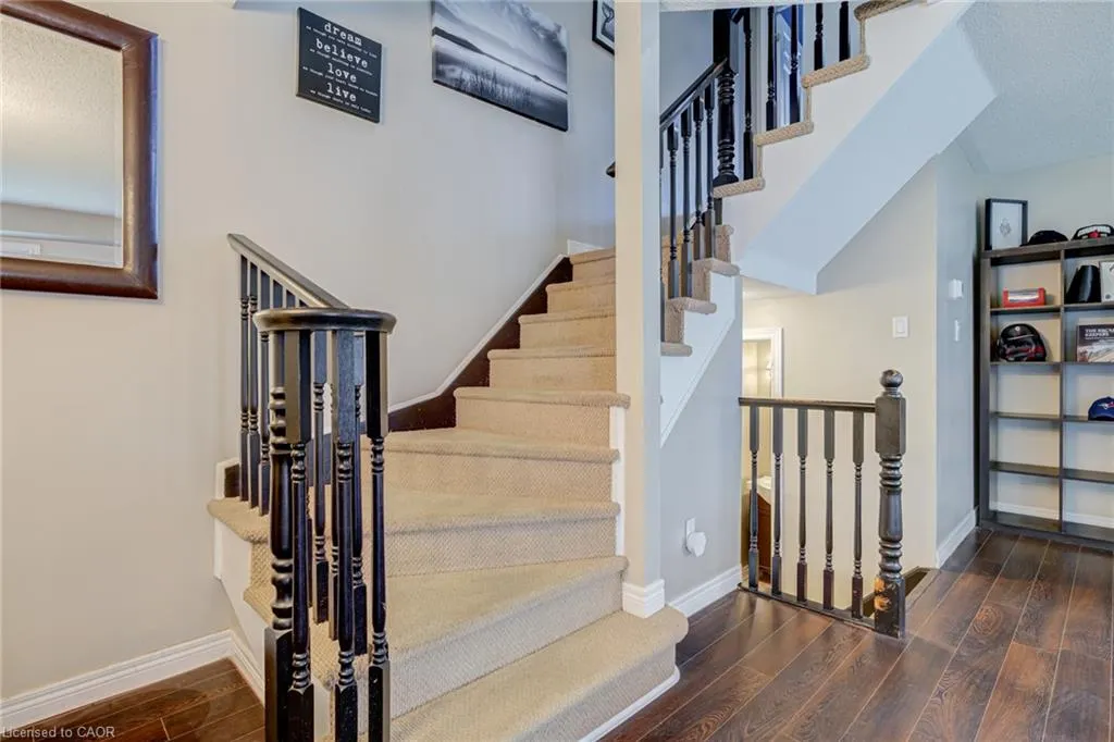 33 Slater Court