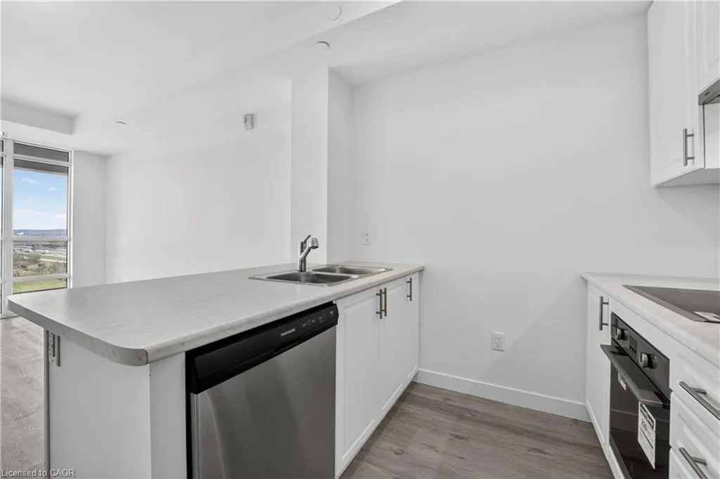 461 Green Road #809