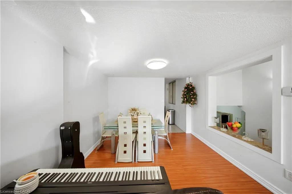 180 Mississauga Valley Boulevard #201