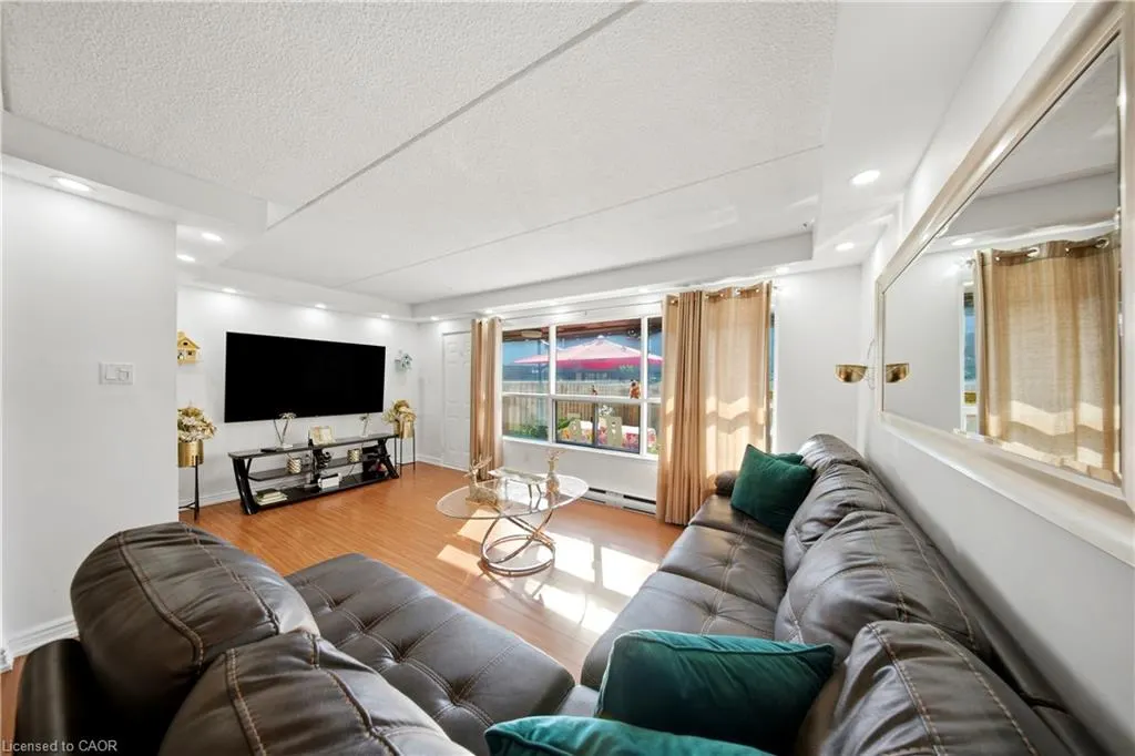 180 Mississauga Valley Boulevard #201