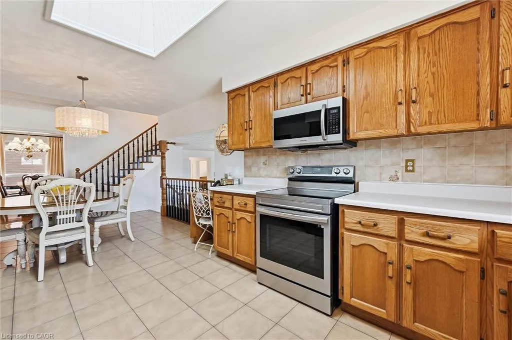 83 Oakridge Drive