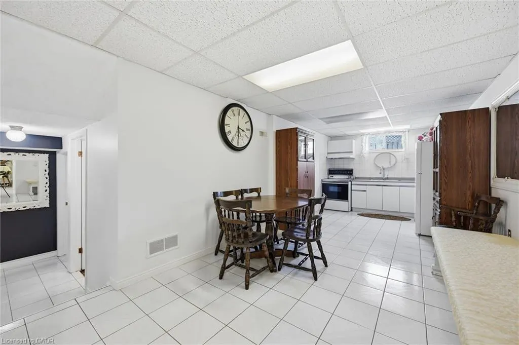 83 Oakridge Drive
