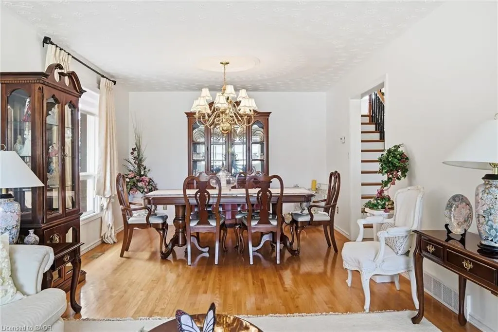 83 Oakridge Drive
