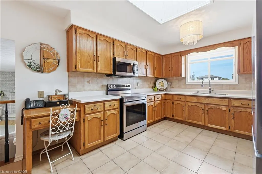 83 Oakridge Drive