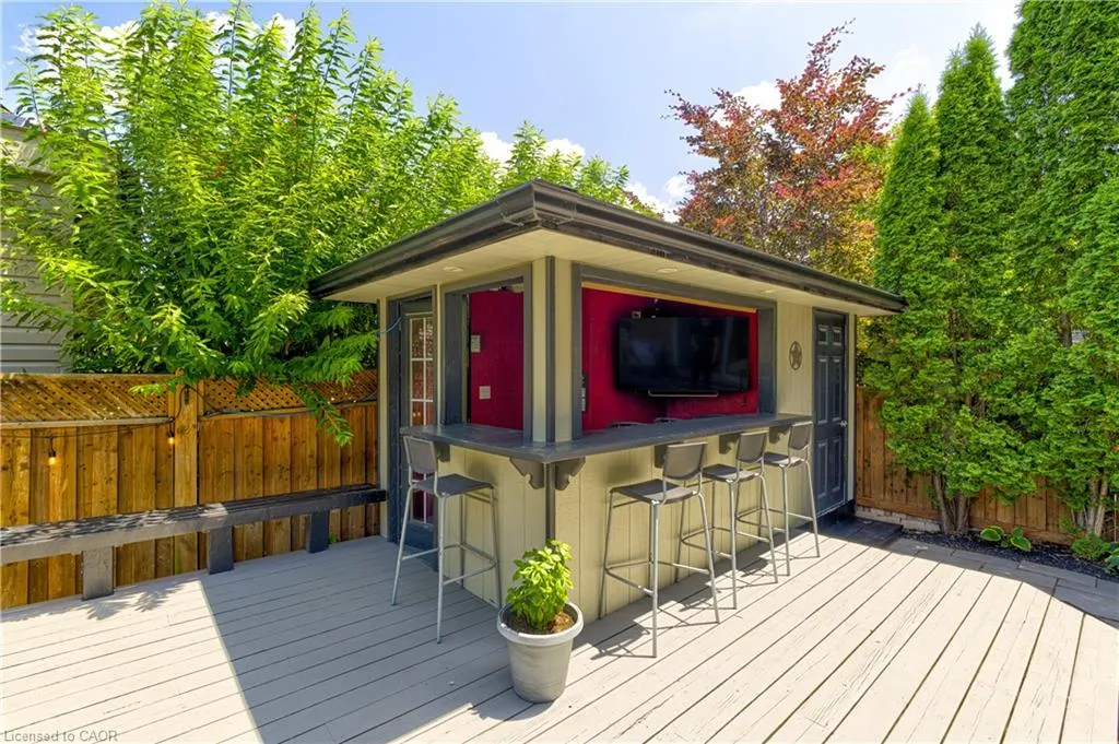 1406 Marshall Crescent