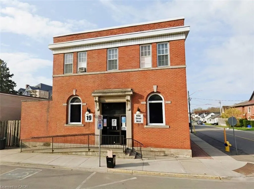 19 King Street W