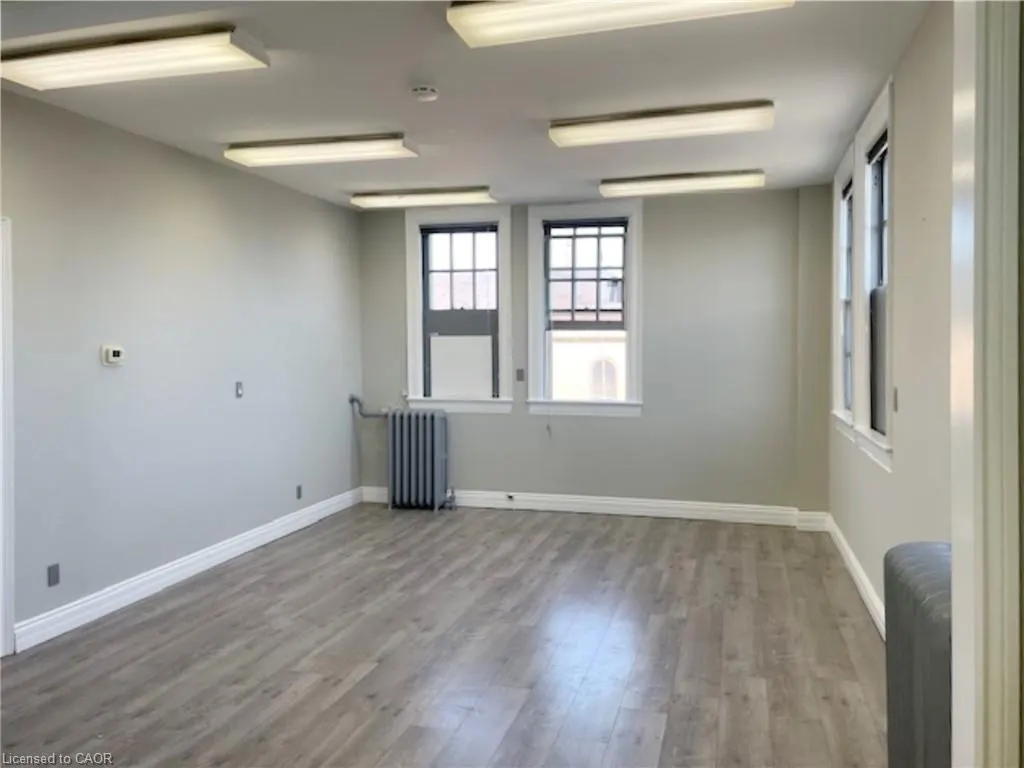 19 King Street W