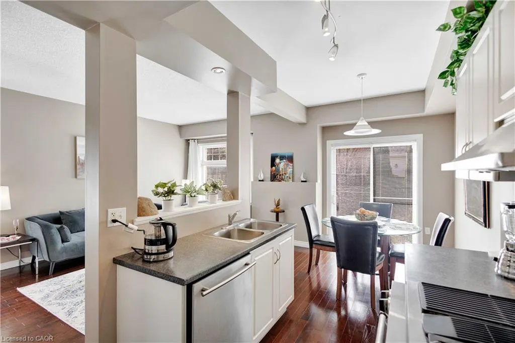 232 Stonehenge Drive #8