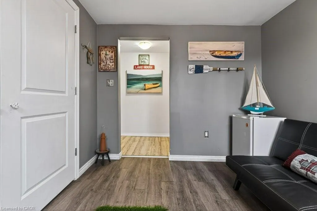 1115 New Lakeshore Road