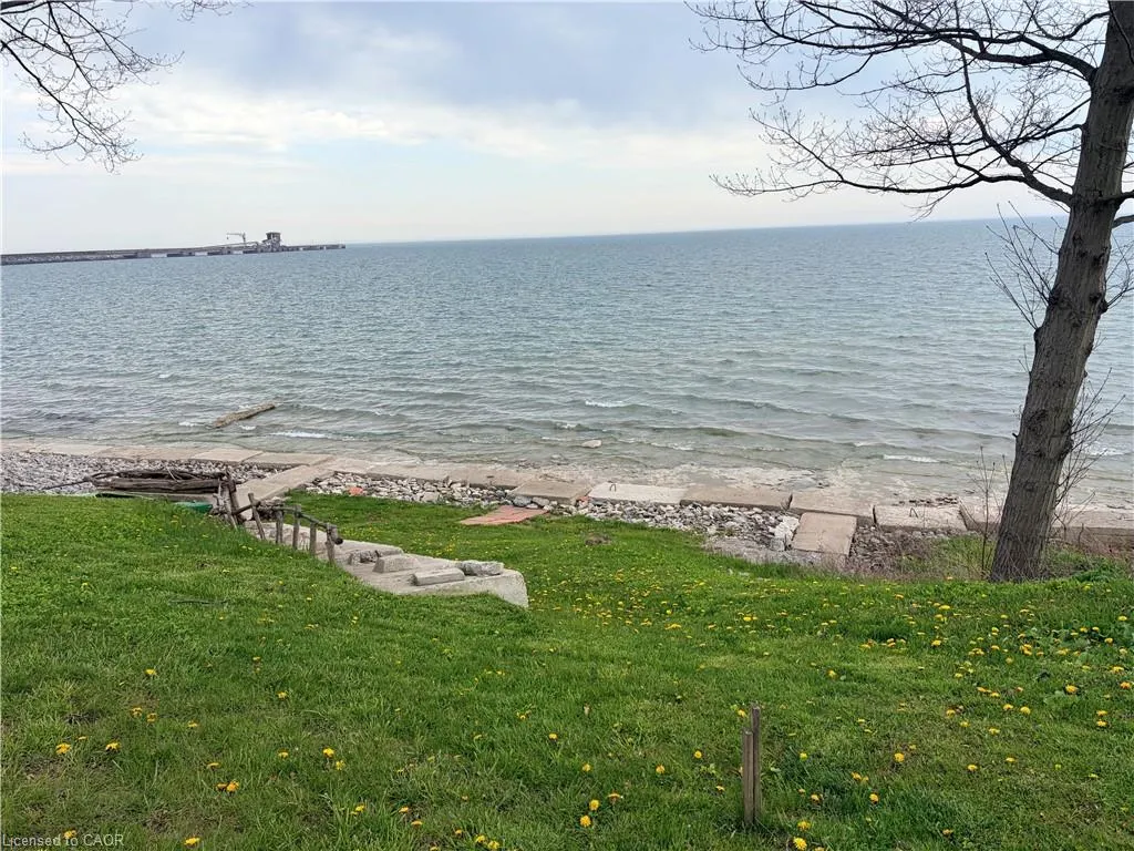 1115 New Lakeshore Road