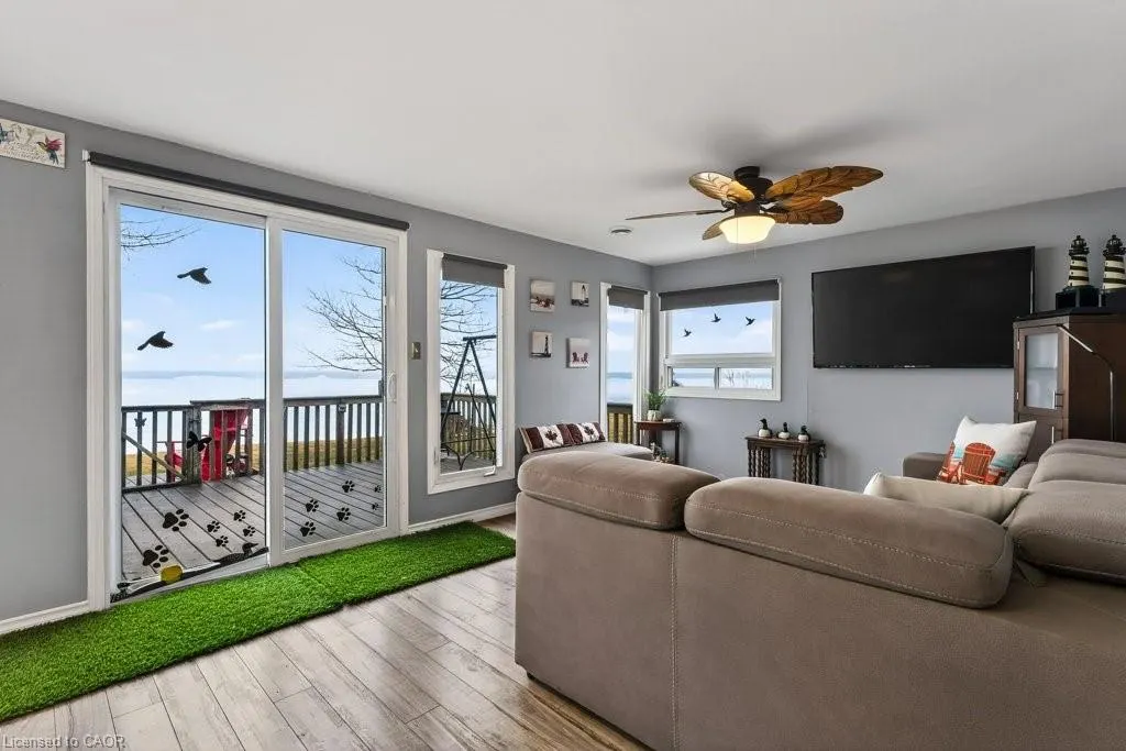 1115 New Lakeshore Road