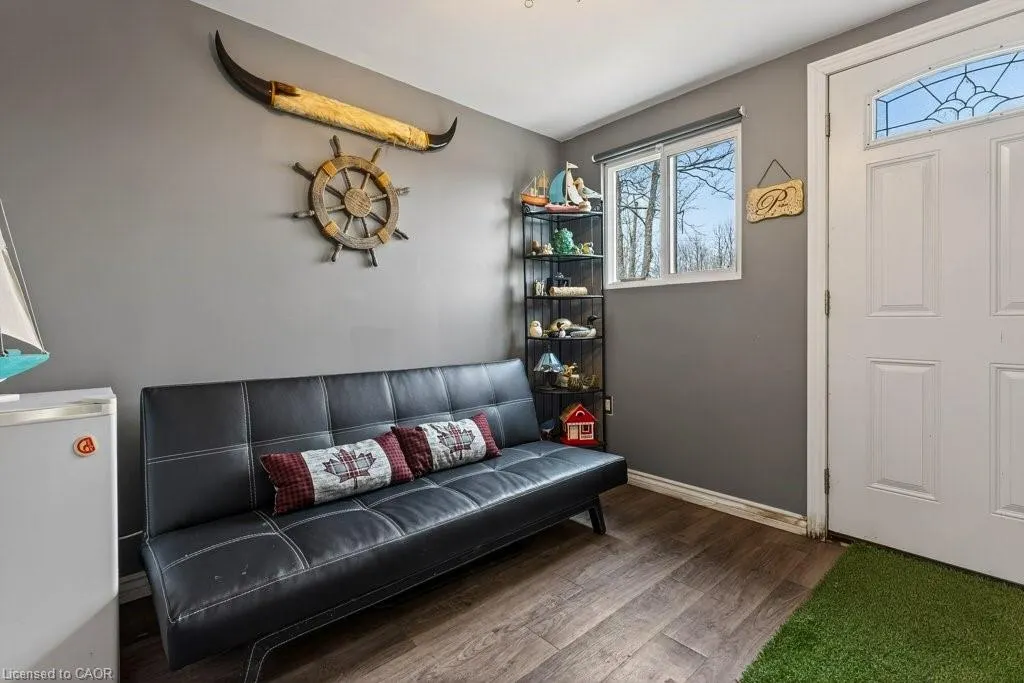 1115 New Lakeshore Road