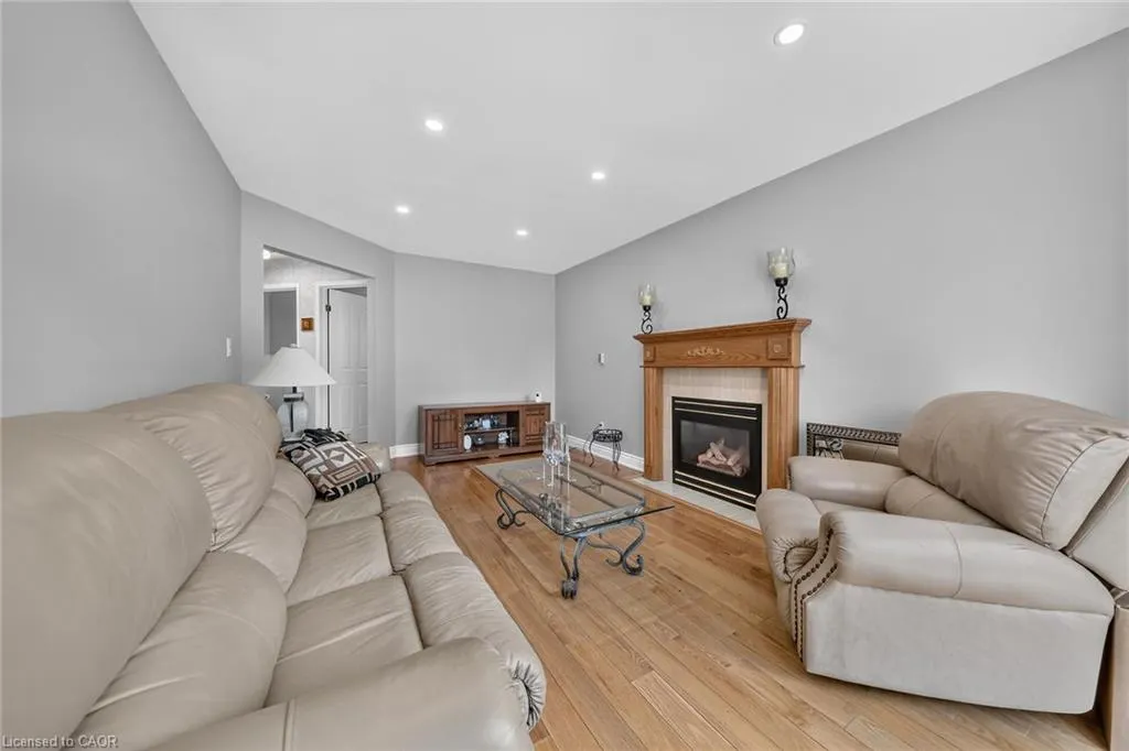 42 Hillgarden Avenue