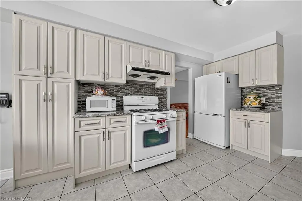 42 Hillgarden Avenue