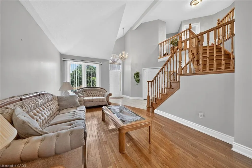 42 Hillgarden Avenue