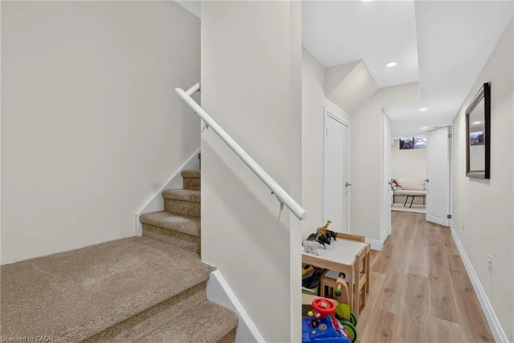19 Willow Lane