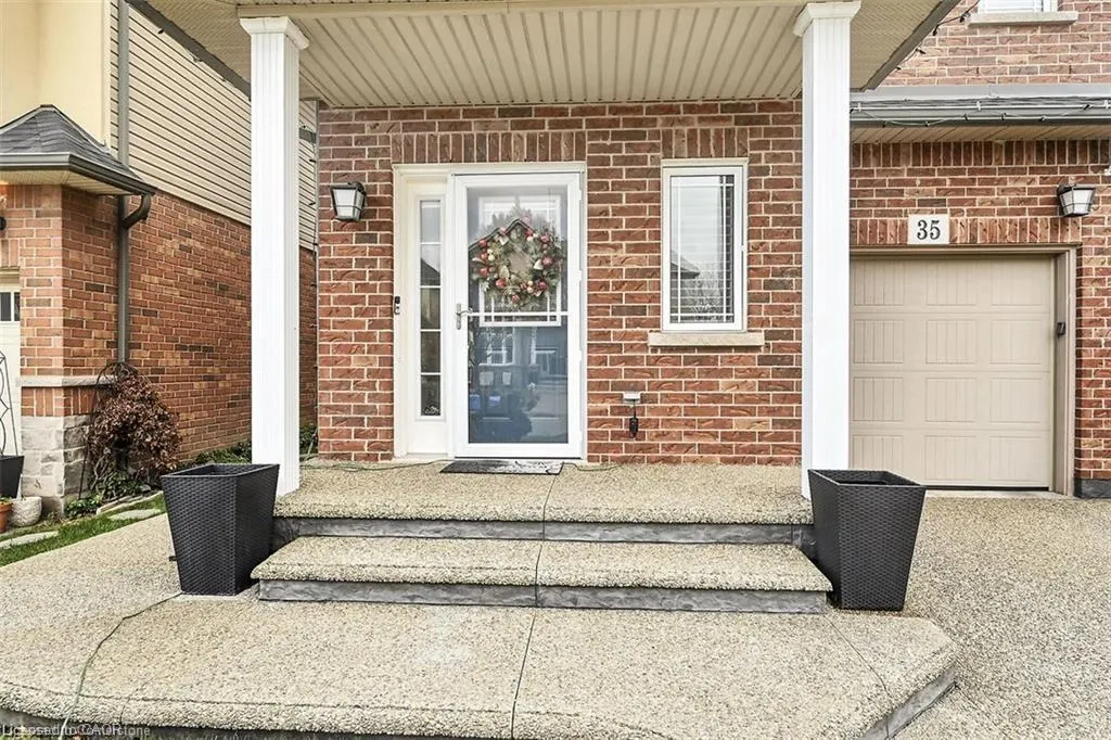 35 Willowbanks Terrace