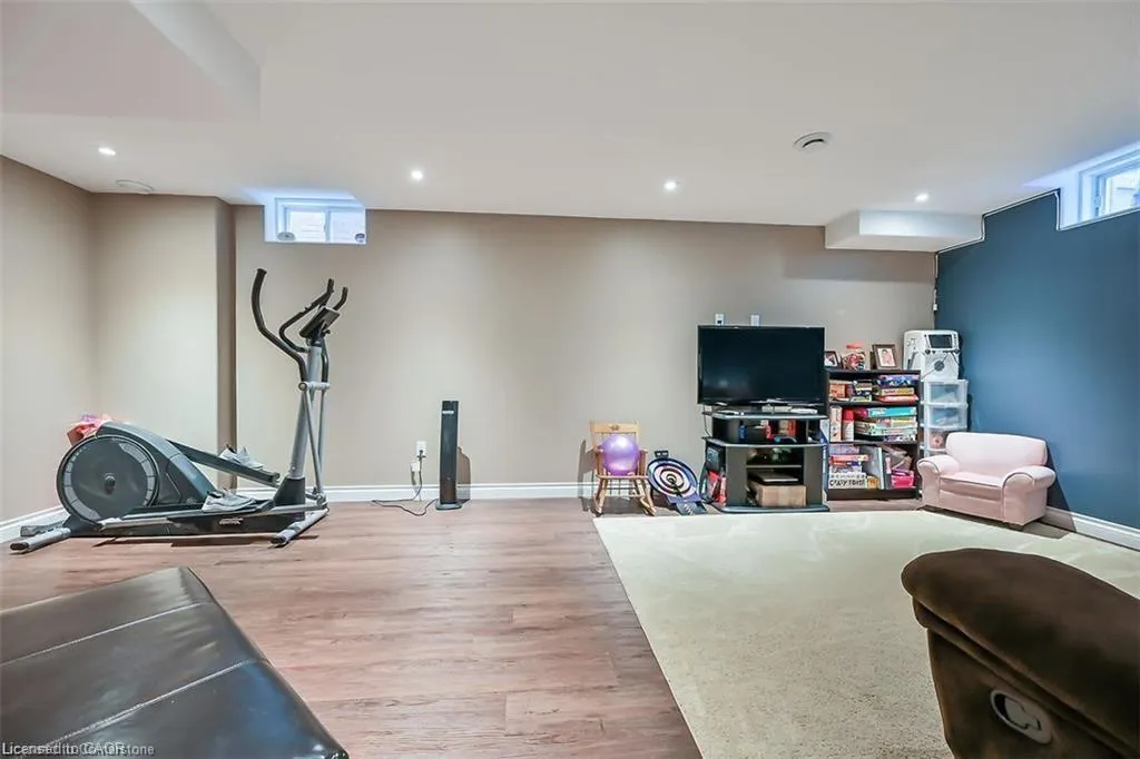 35 Willowbanks Terrace
