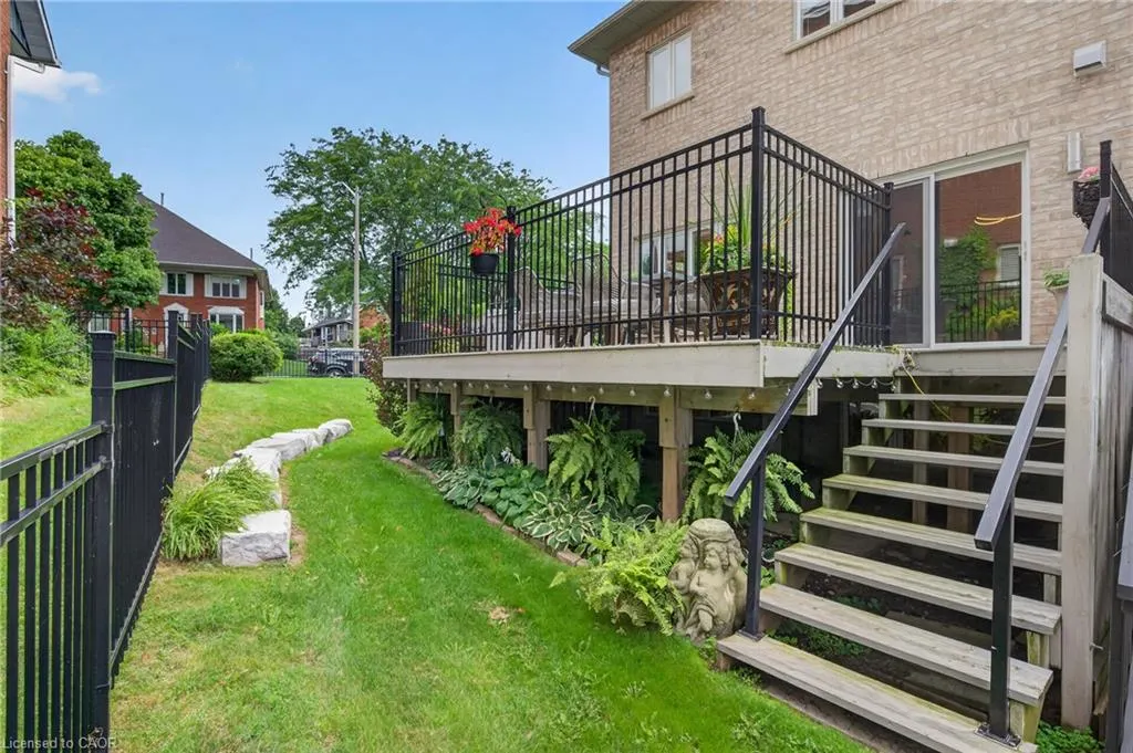 31 Sunvale Place #8
