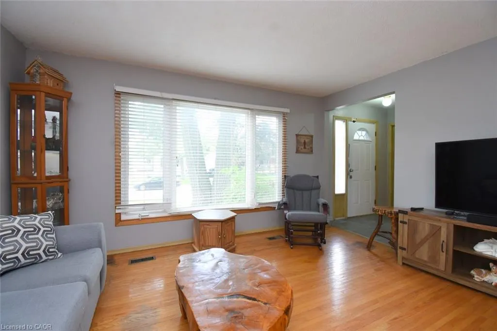 120 Eaglewood Boulevard