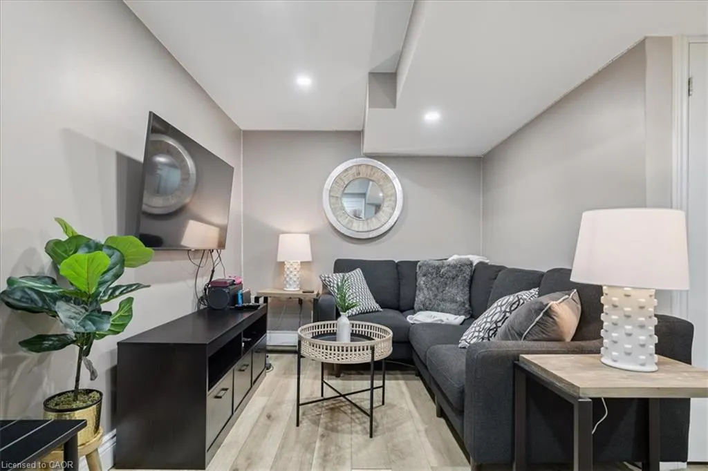 44 Sunvale Place