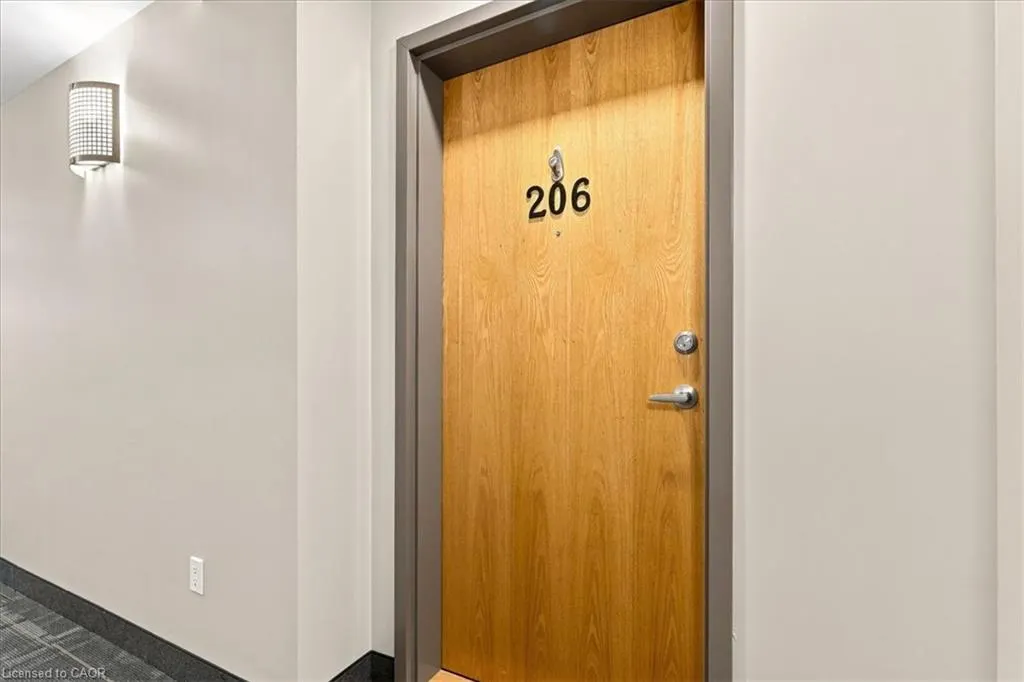 23 Stumpf Street #206