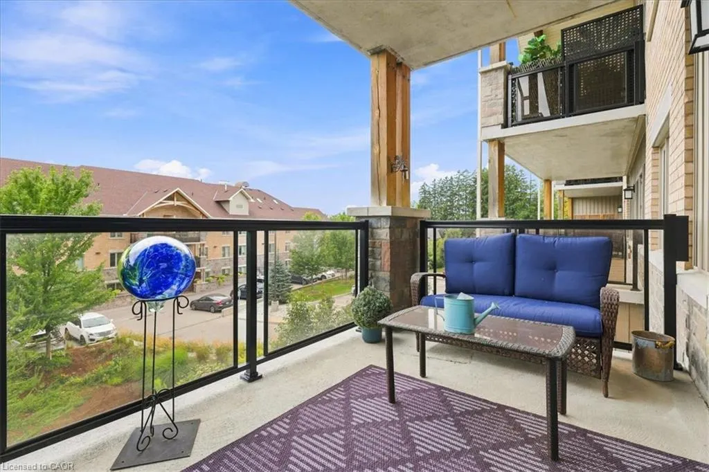 23 Stumpf Street #206