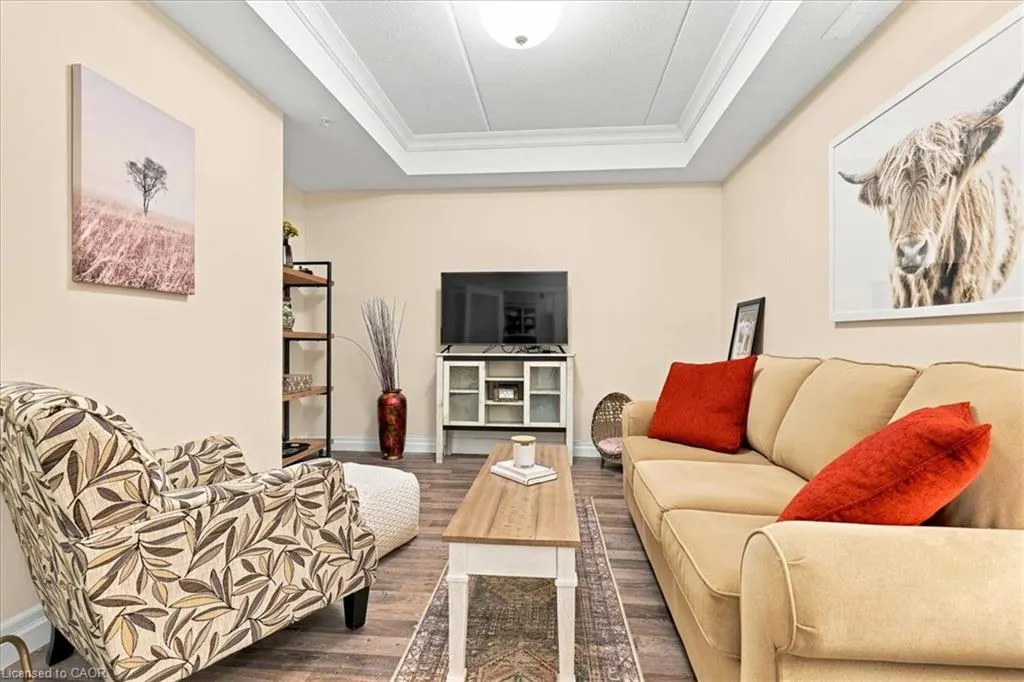 23 Stumpf Street #206
