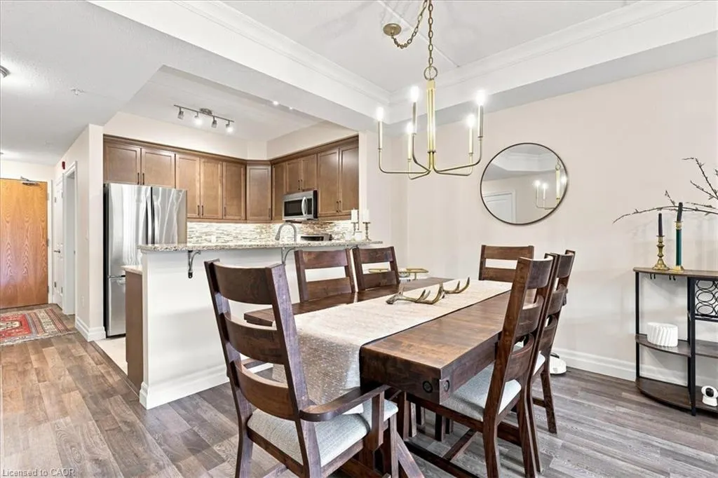 23 Stumpf Street #206