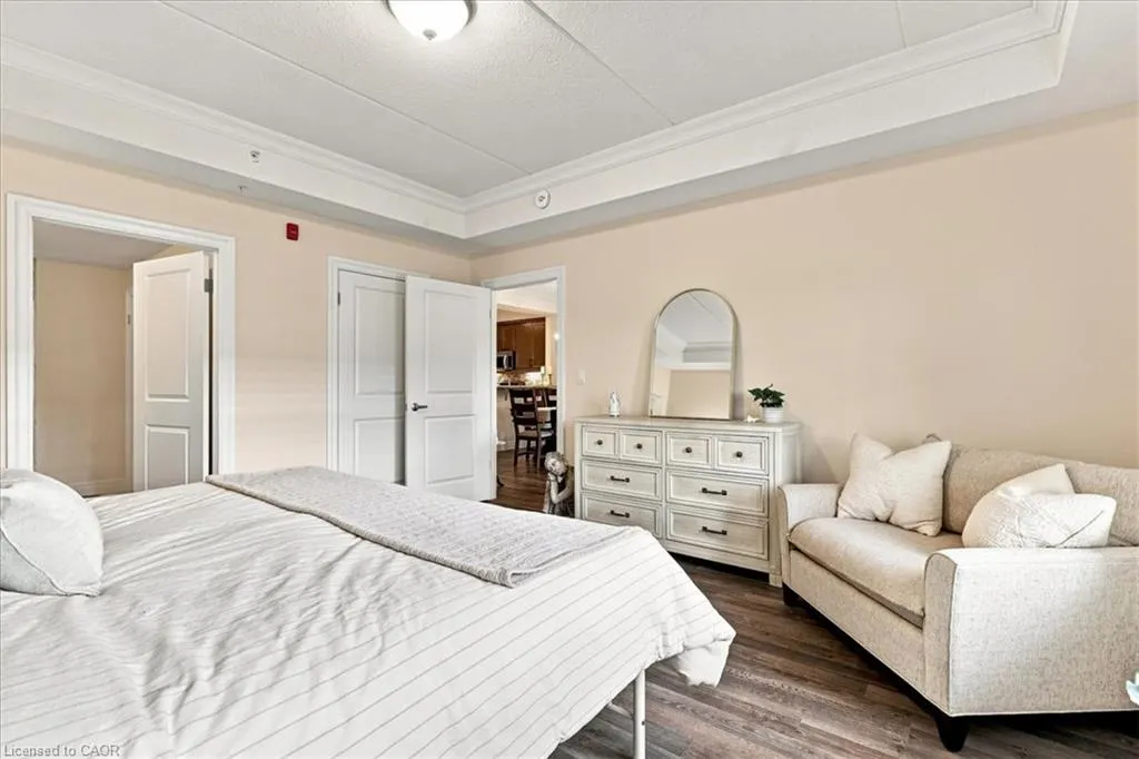 23 Stumpf Street #206