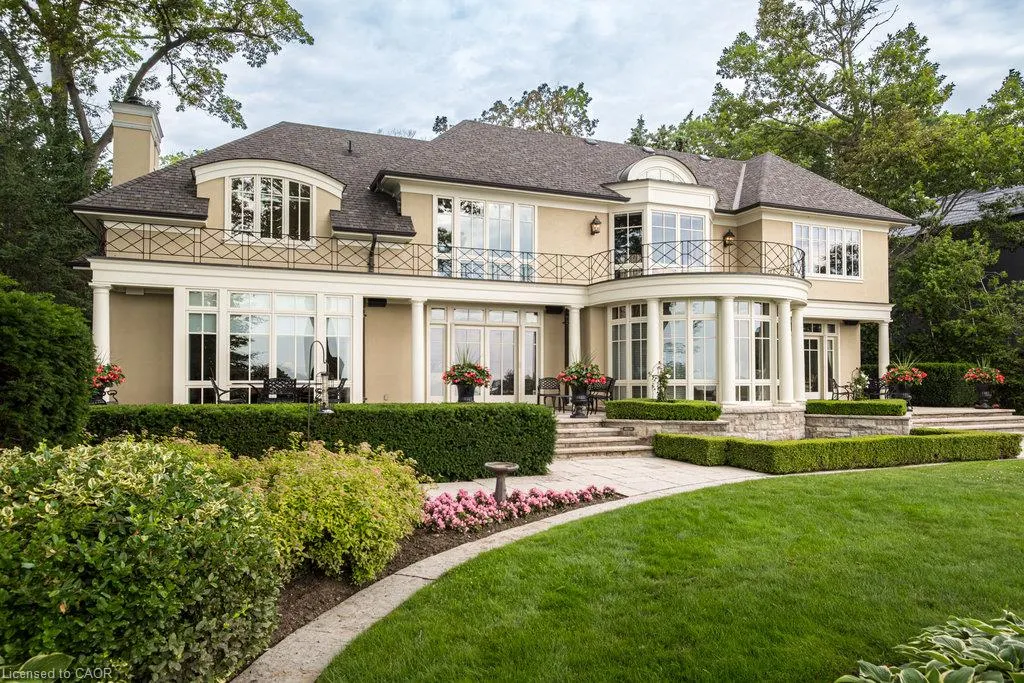 6 Ennisclare Drive
