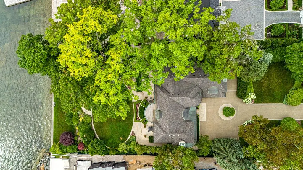 6 Ennisclare Drive