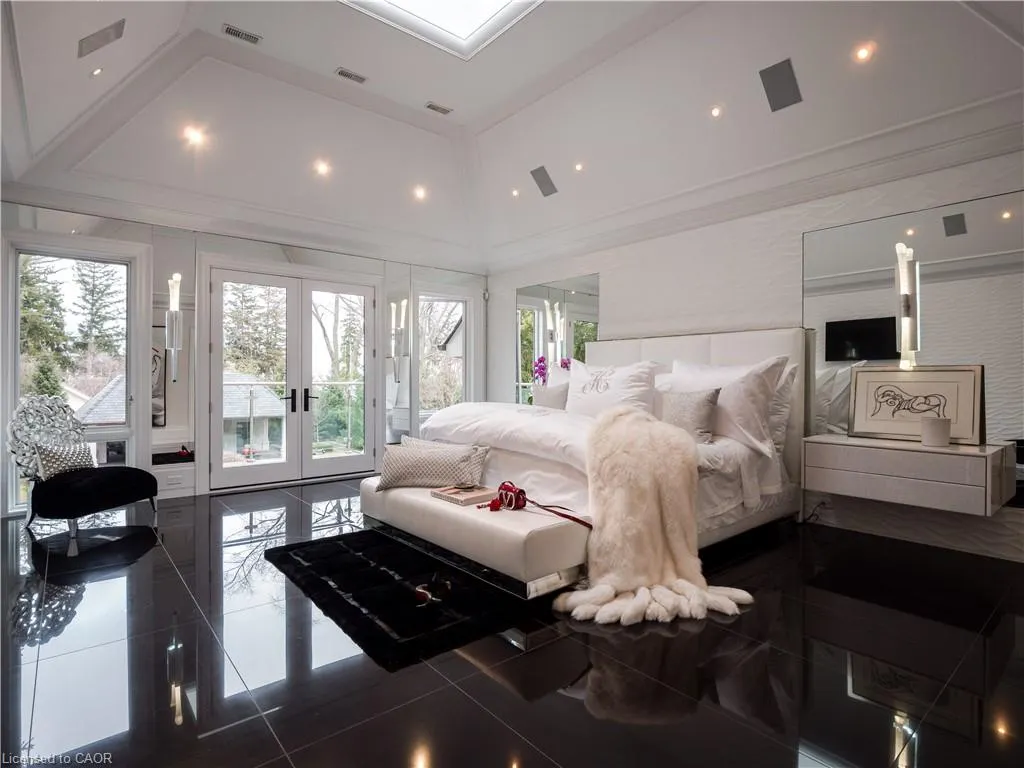 15 Chartwell Road
